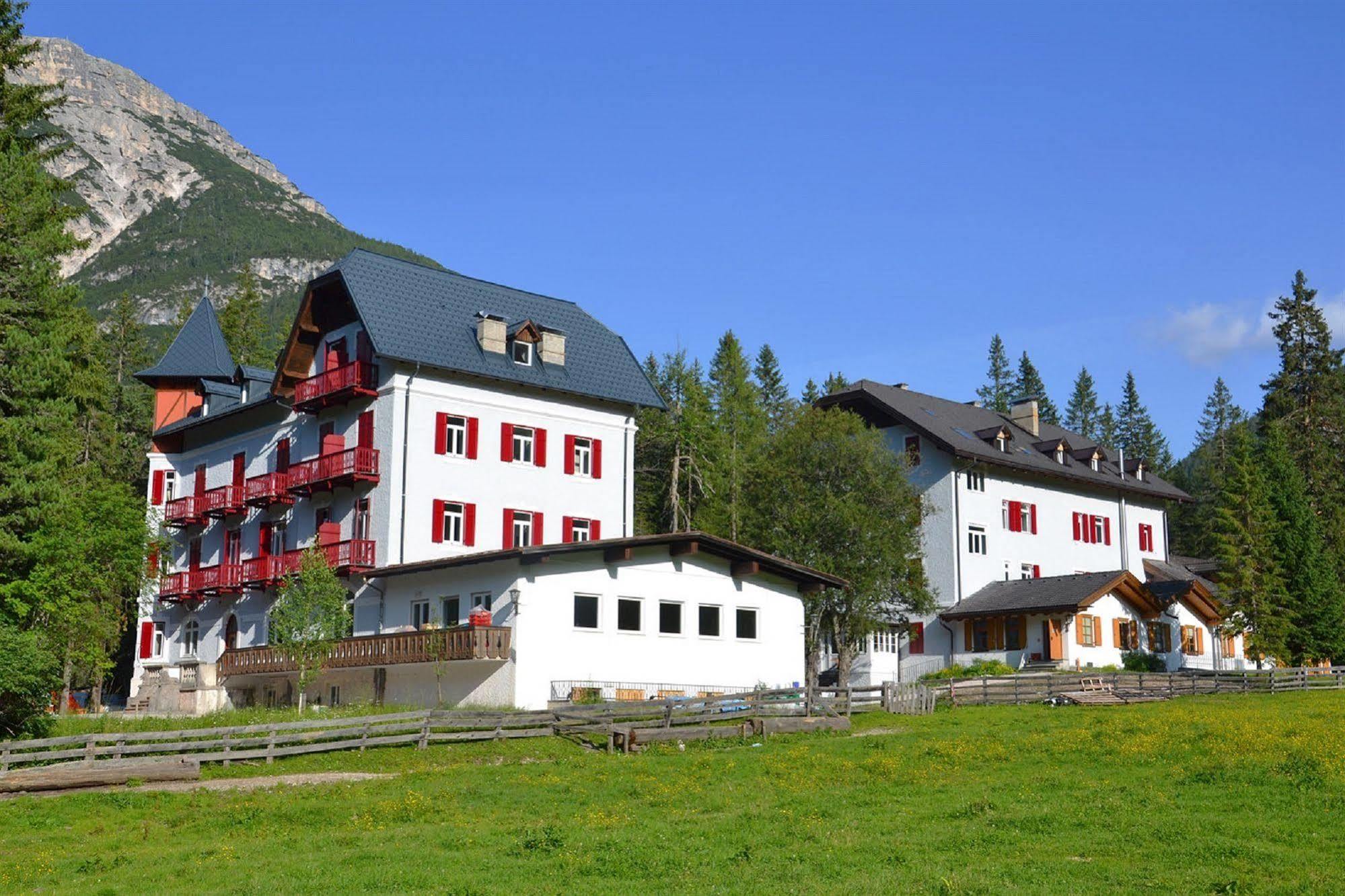 Hotel Croda Rossa Carbonin Extérieur photo